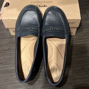 Clarks Women's Cora Viola Loafer Navy Leather